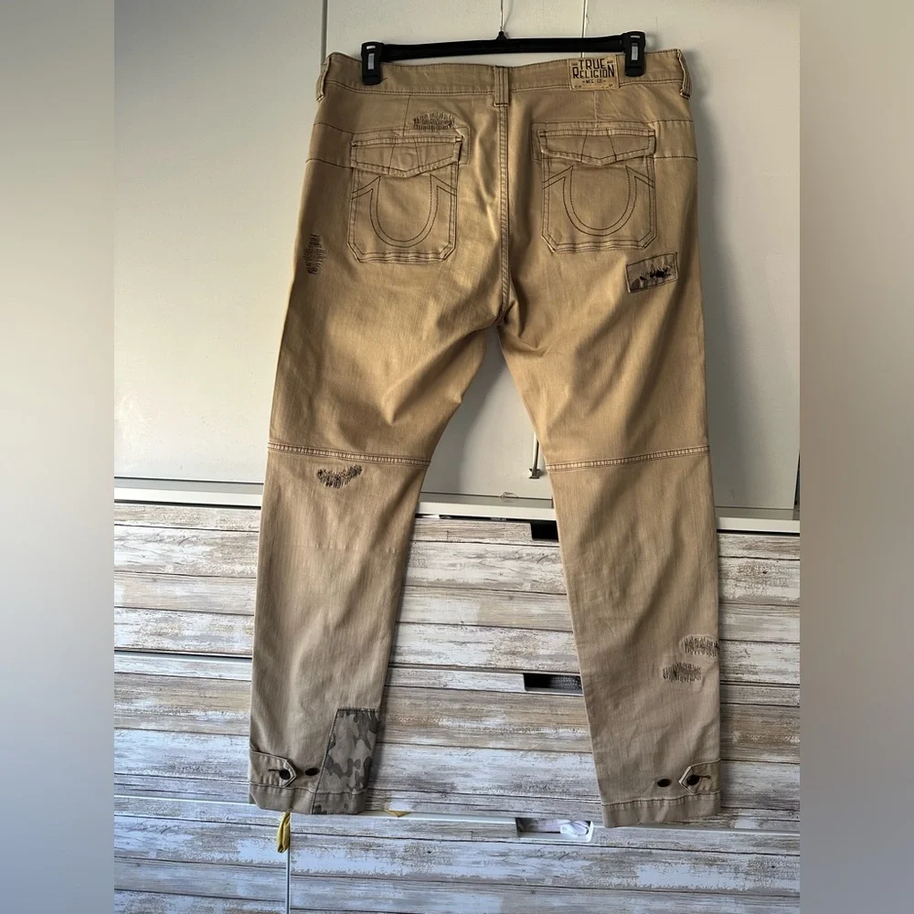 🔥 True Religion Logan Relaxed Taper Camo Patch Distressed Pants 38x32